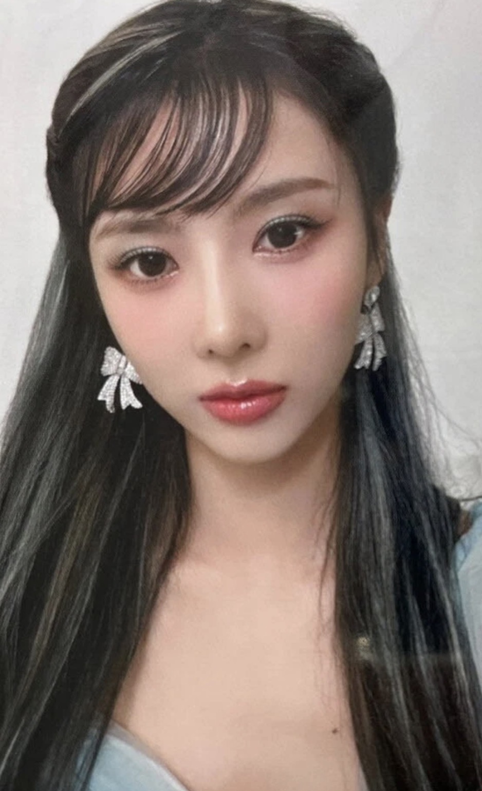 Yoohyeon Dreamcatcher photocard from Applemusic Preorder Benefit