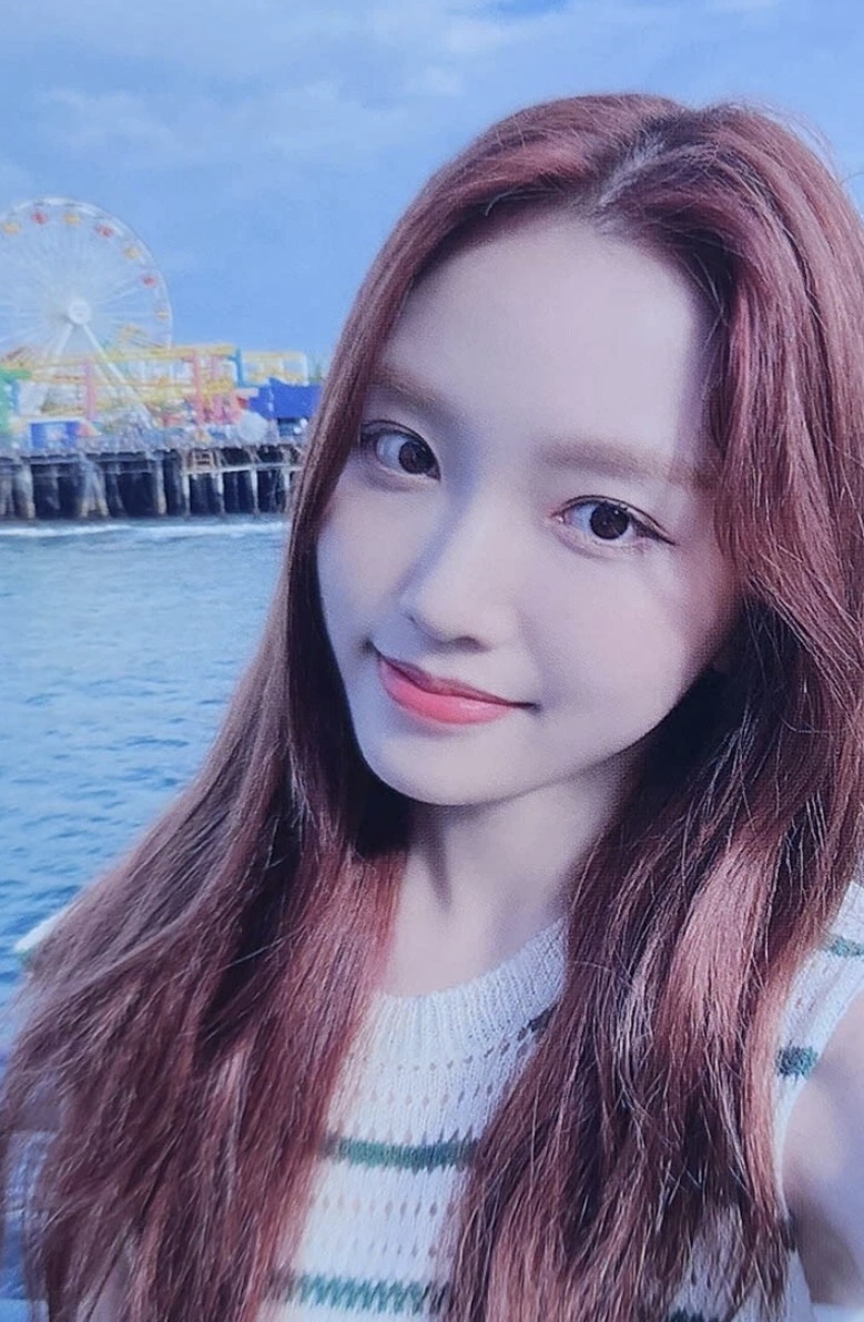 LOONATHEWORLD 1st World Tour Trading Cards