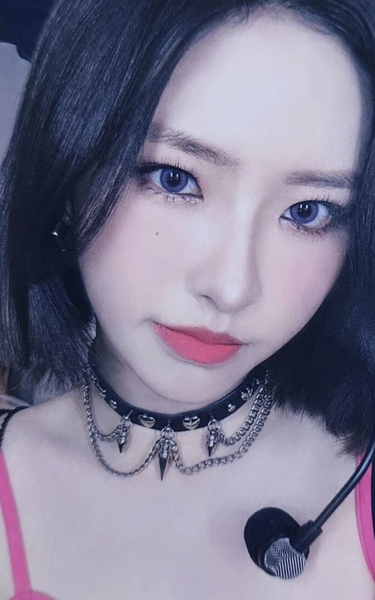 LOONATHEWORLD 1st World Tour Trading Cards