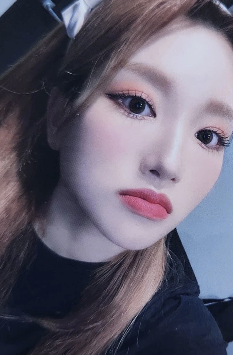 LOONATHEWORLD 1st World Tour Trading Cards