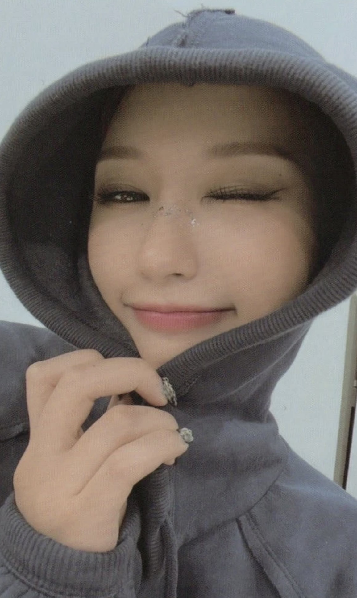 Siyeon Dreamcatcher photocard from Hoodie merch photocard