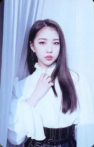 Yeojin LOONA photocard from Random Photocard