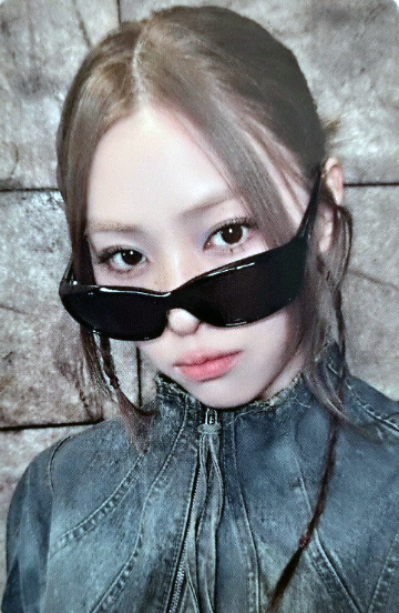 Ryujin ITZY photocard from Pre Order Benefit