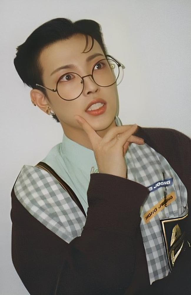 Hongjoong ATEEZ photocard - ZERO:
FEVER EPILOGUE