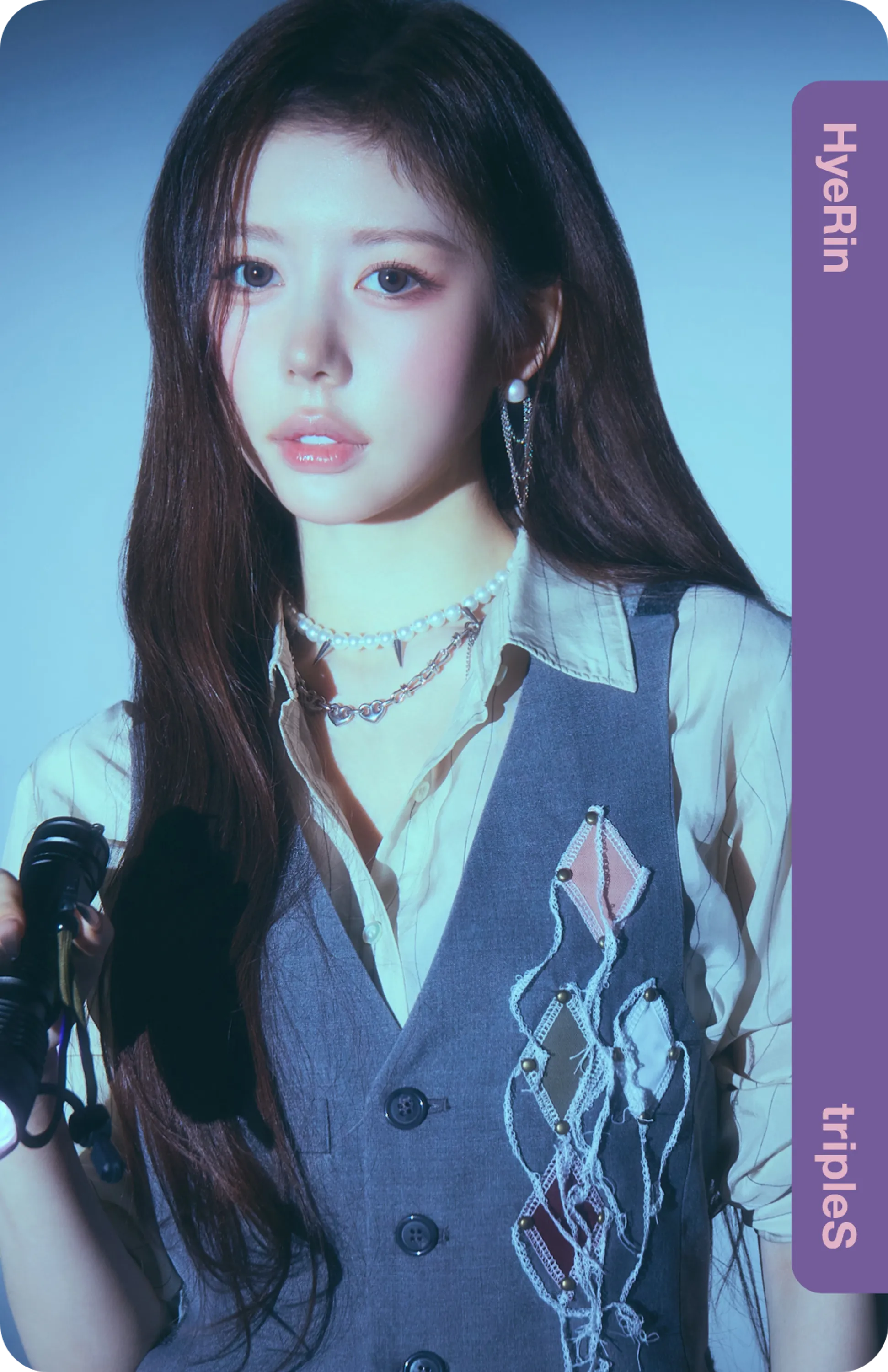 Hyerin tripleS photocard from Objekt Benefit