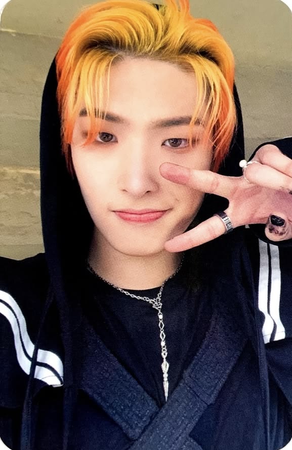Mingi ATEEZ photocard from Preorder