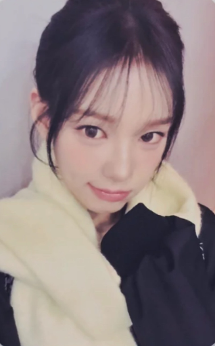 Everline LD 1.0 Photobook ver. Benefit