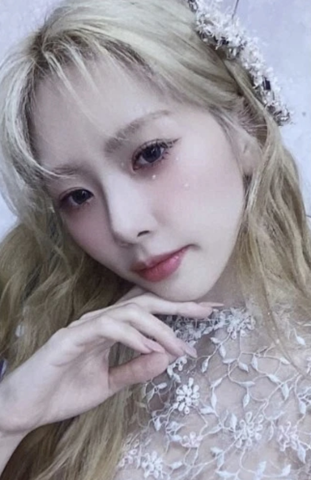 JiU Dreamcatcher photocard from Preorder Benefit