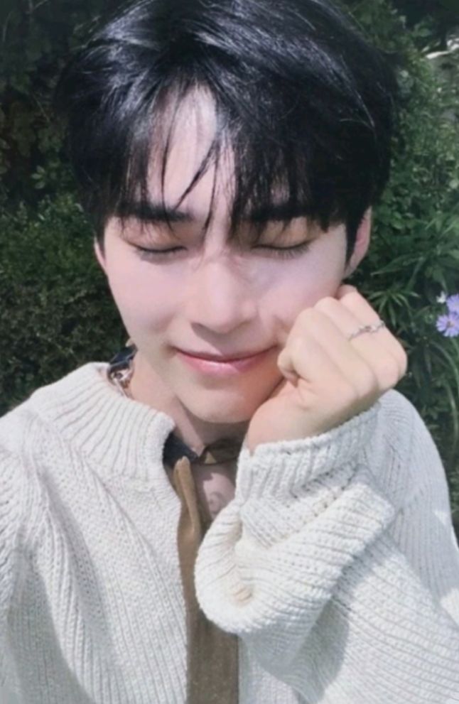 Hanbin ZEROBASEONE photocard from Digipack Ver. - Preorder