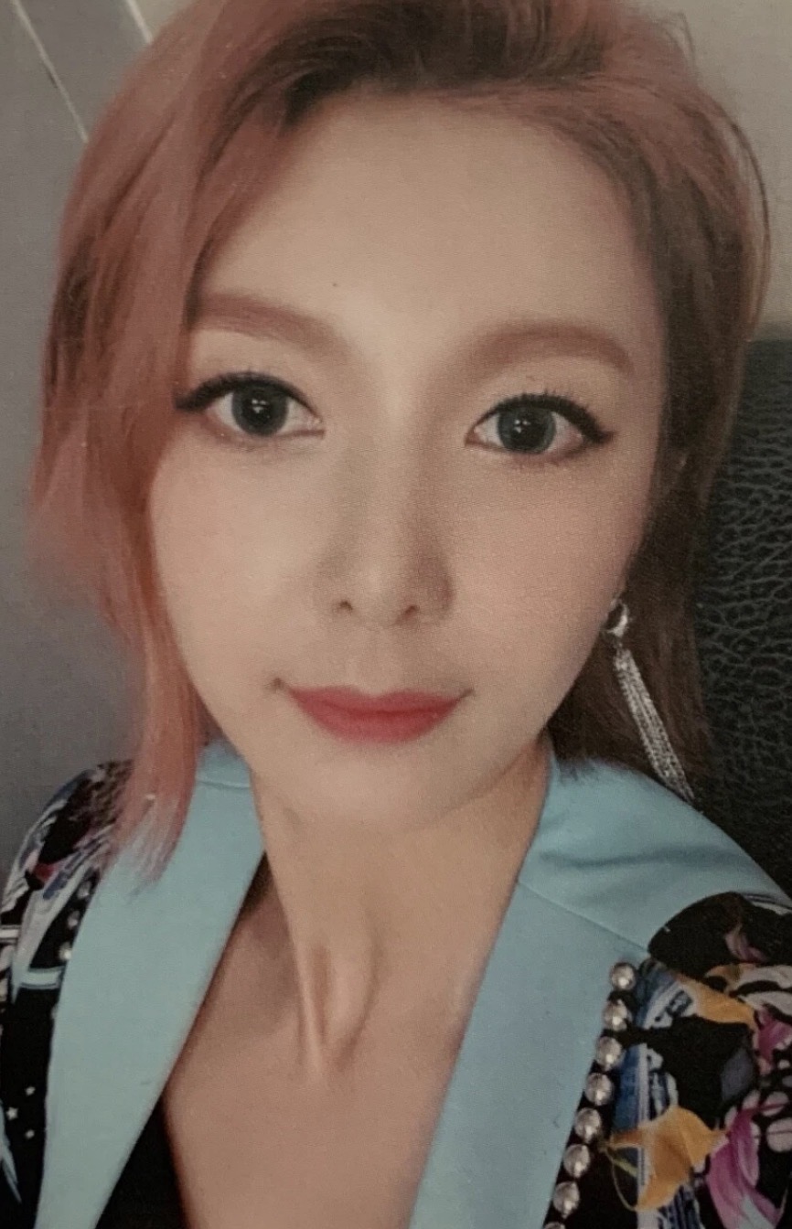 Dami Dreamcatcher photocard from Preorder Benefit