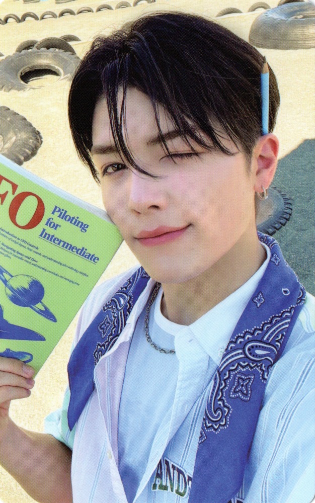 2025 Season's Greetings: "Puzzle of Me" Photocard Set