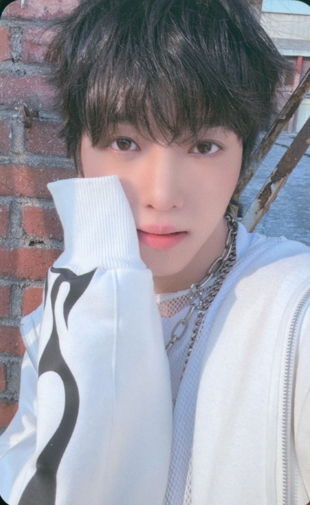 Yujun xikers photocard - HOUSE OF TRICKY: SPUR Week 1