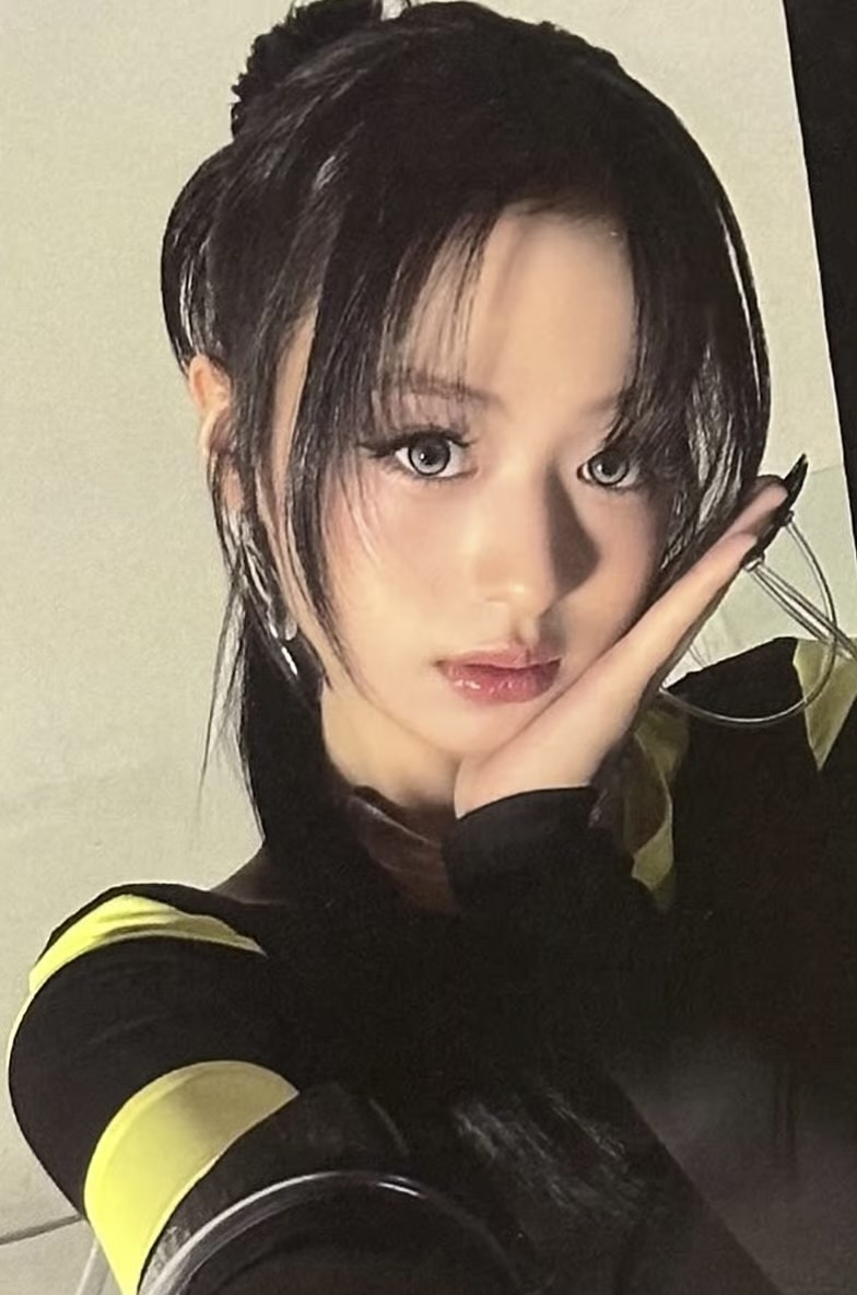 Ahyeon BABYMONSTER photocard from Photocard Set
