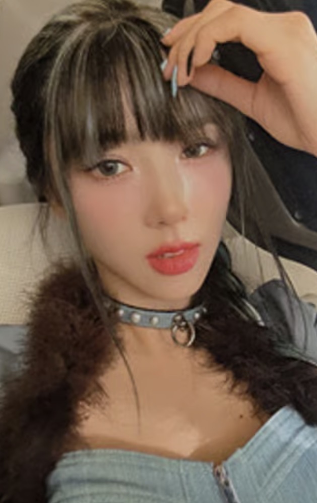 Yoohyeon Dreamcatcher photocard from Preorder