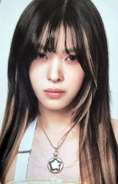 Ryujin ITZY photocard from Random Trading Card