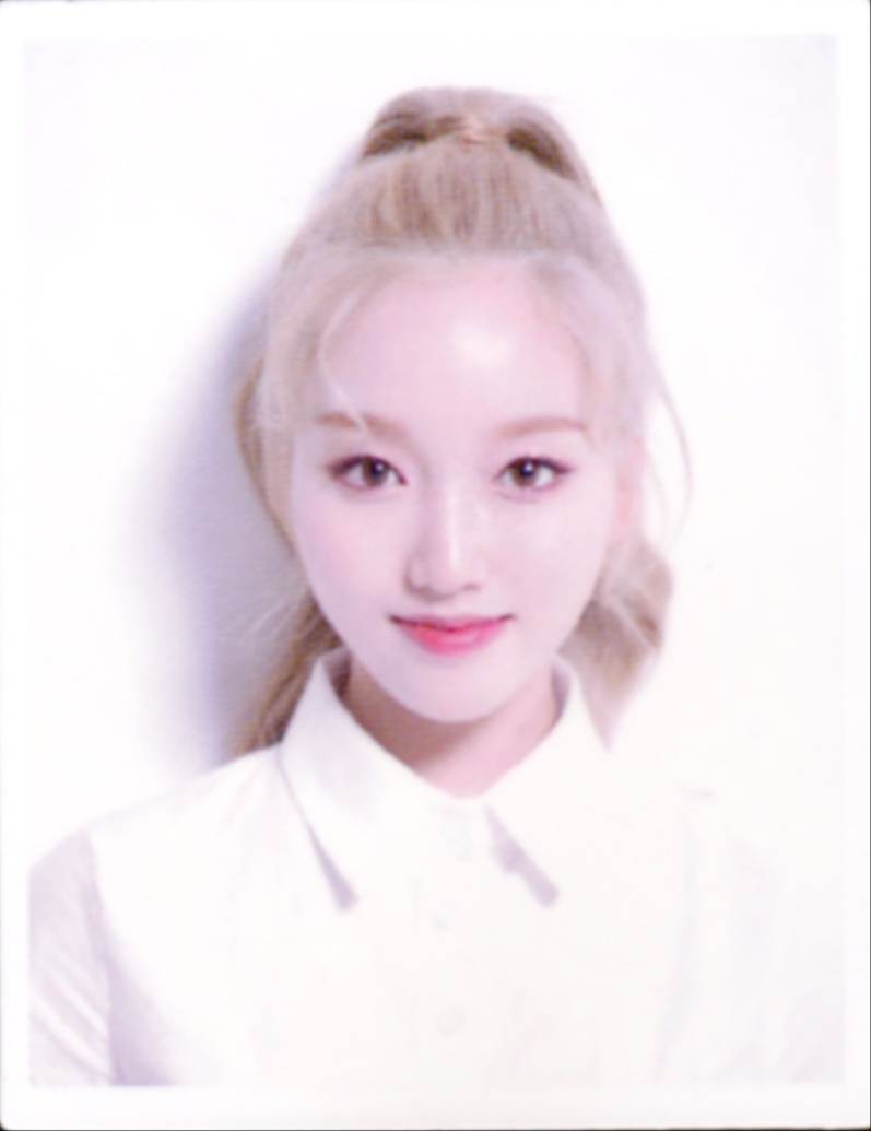 Gowon LOONA photocard from ID Photo Set