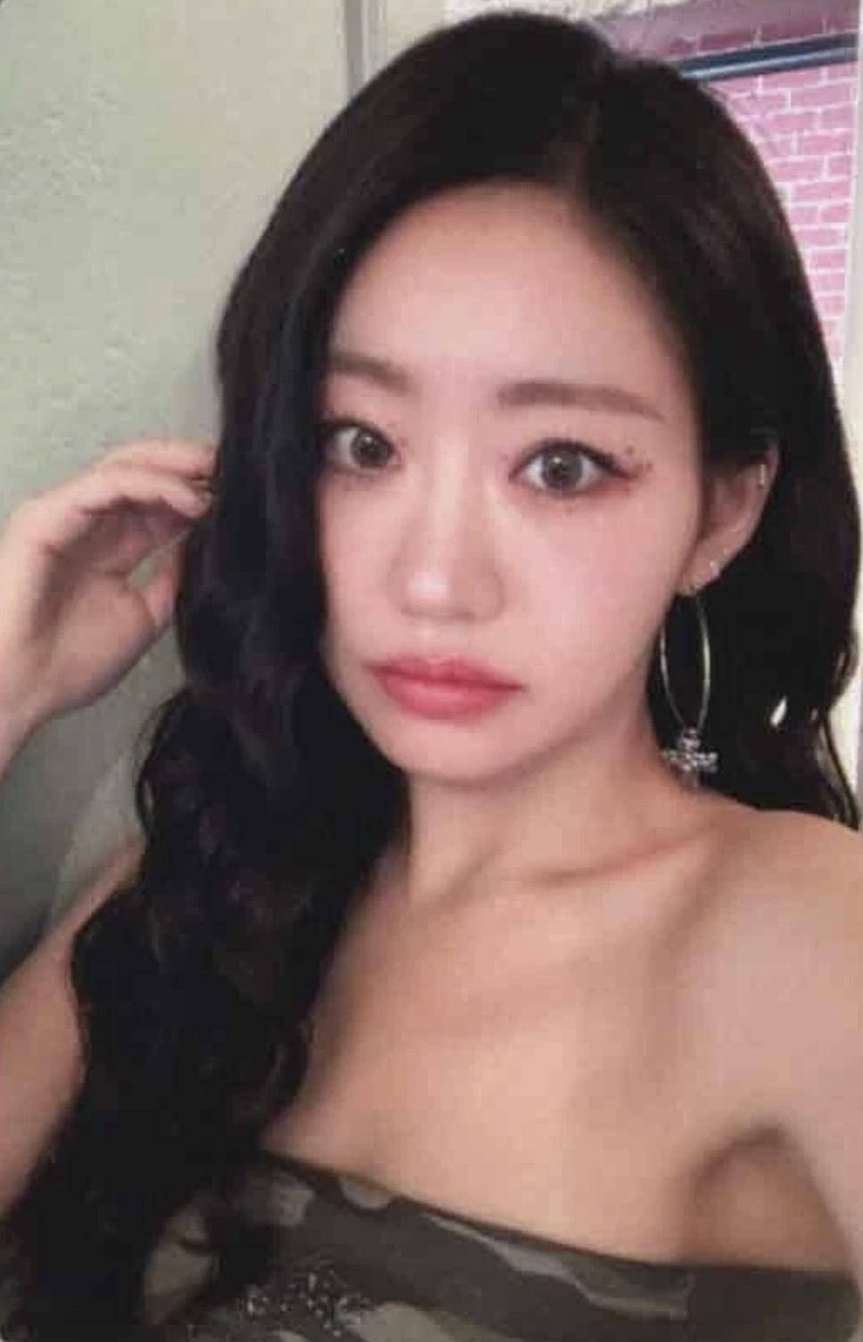 Julie KISS OF LIFE photocard from Benefit