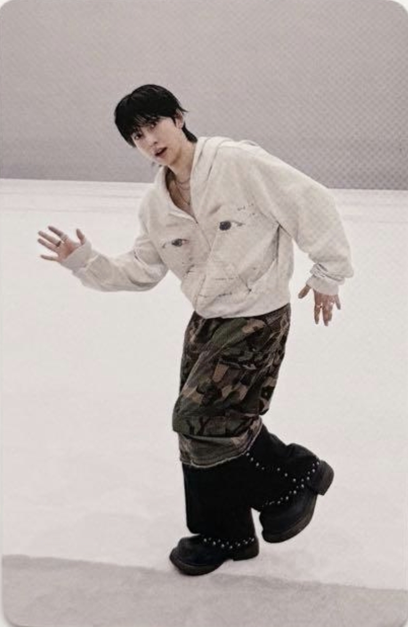 Fuma &TEAM photocard from ¥6500 Purchase Benefit