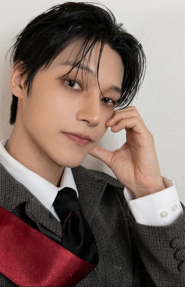Wooyoung ATEEZ photocard - GOLDEN HOUR: Part.5 Photocard A