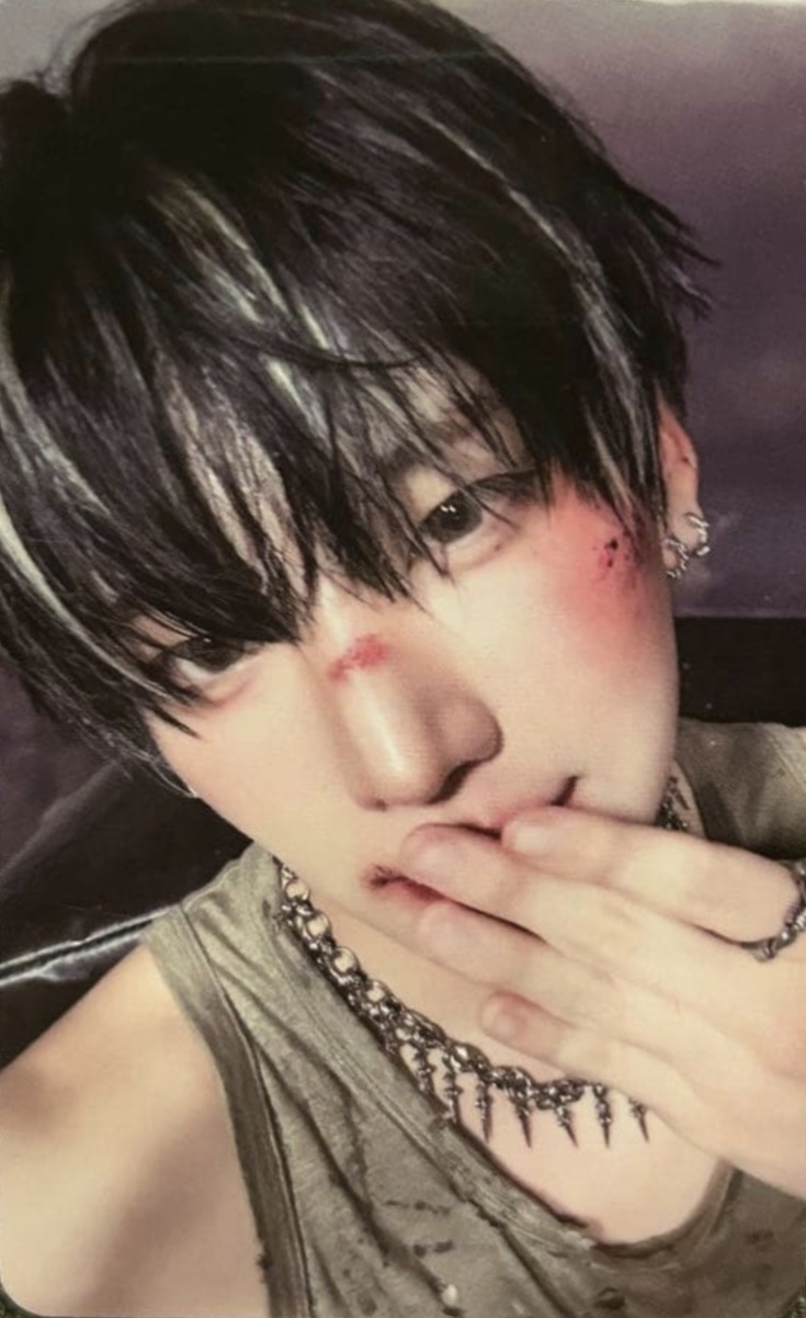Yuma &TEAM photocard from Benefit