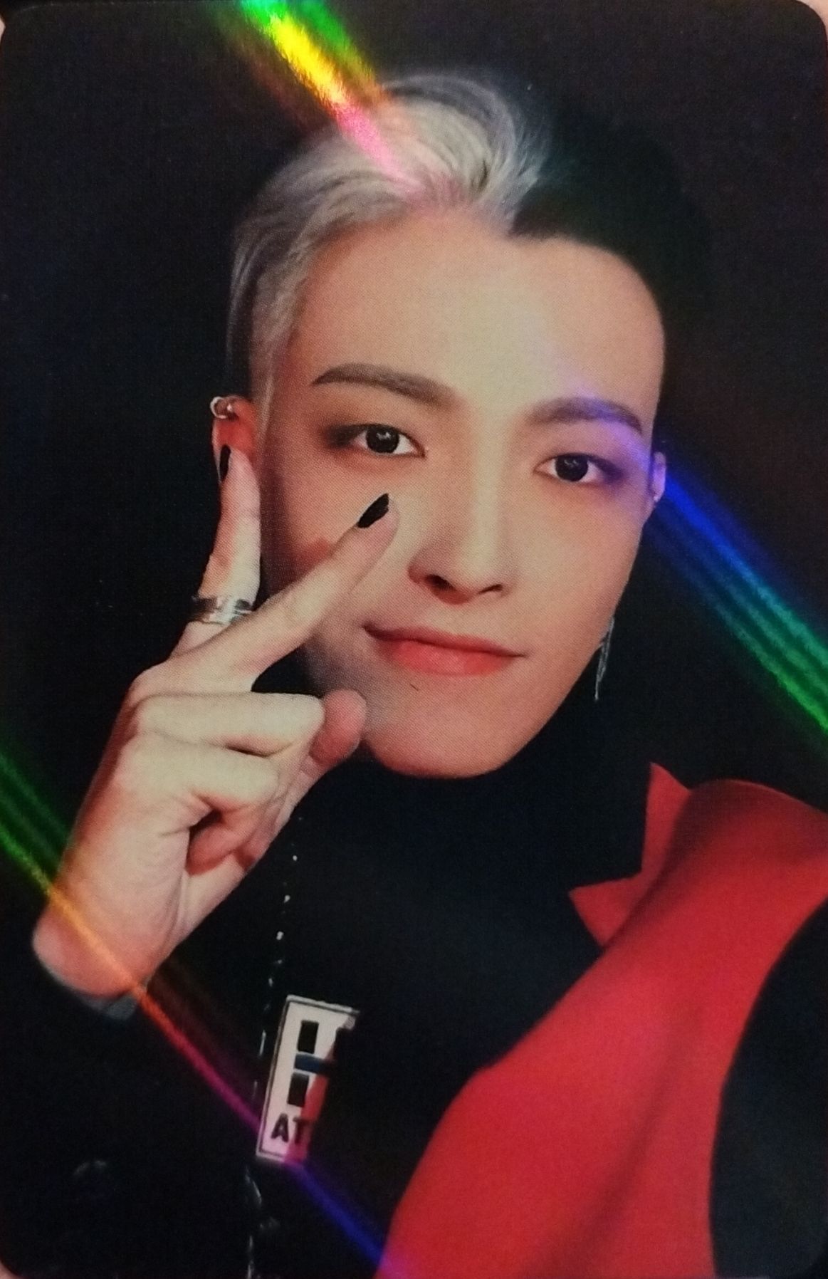Hongjoong ATEEZ photocard from Preorder