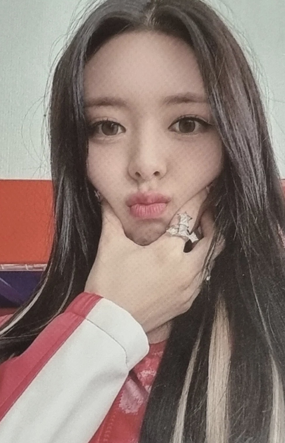 Yuna ITZY photocard from Benefit