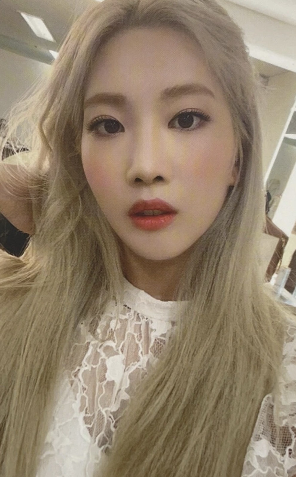 Kim Lip LOONA photocard from Photocard