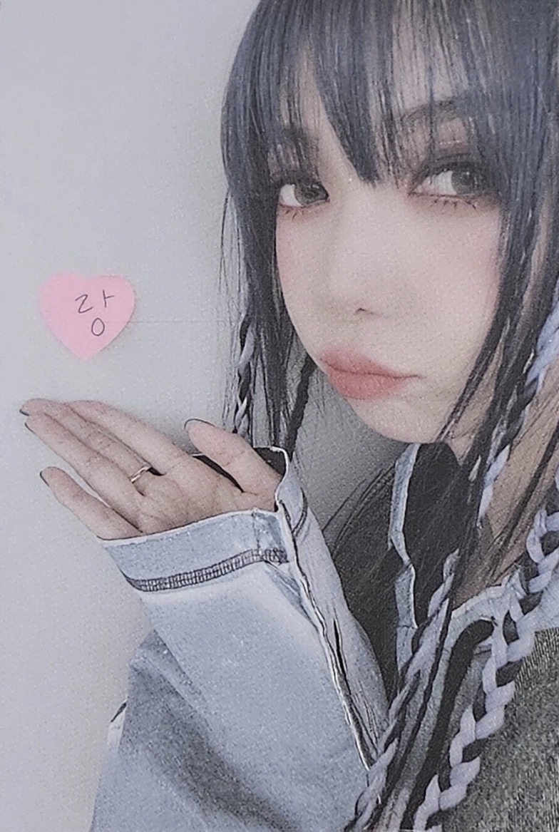 Dami Dreamcatcher photocard from Benefit