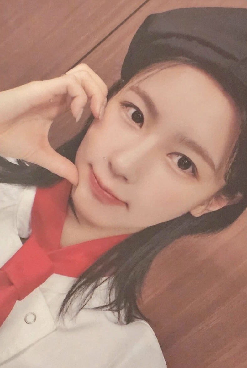 Miyeon I-DLE photocard from Online