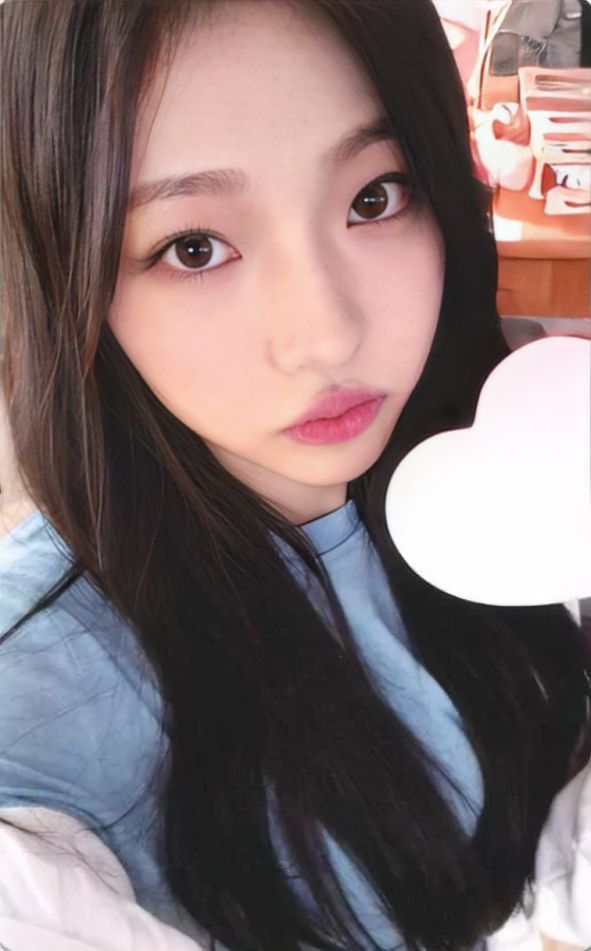 Stella Hearts2Hearts photocard - The Chase Benefit