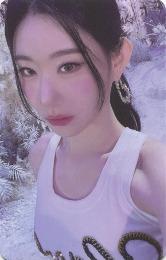 Chaeryeong ITZY photocard from Photocard