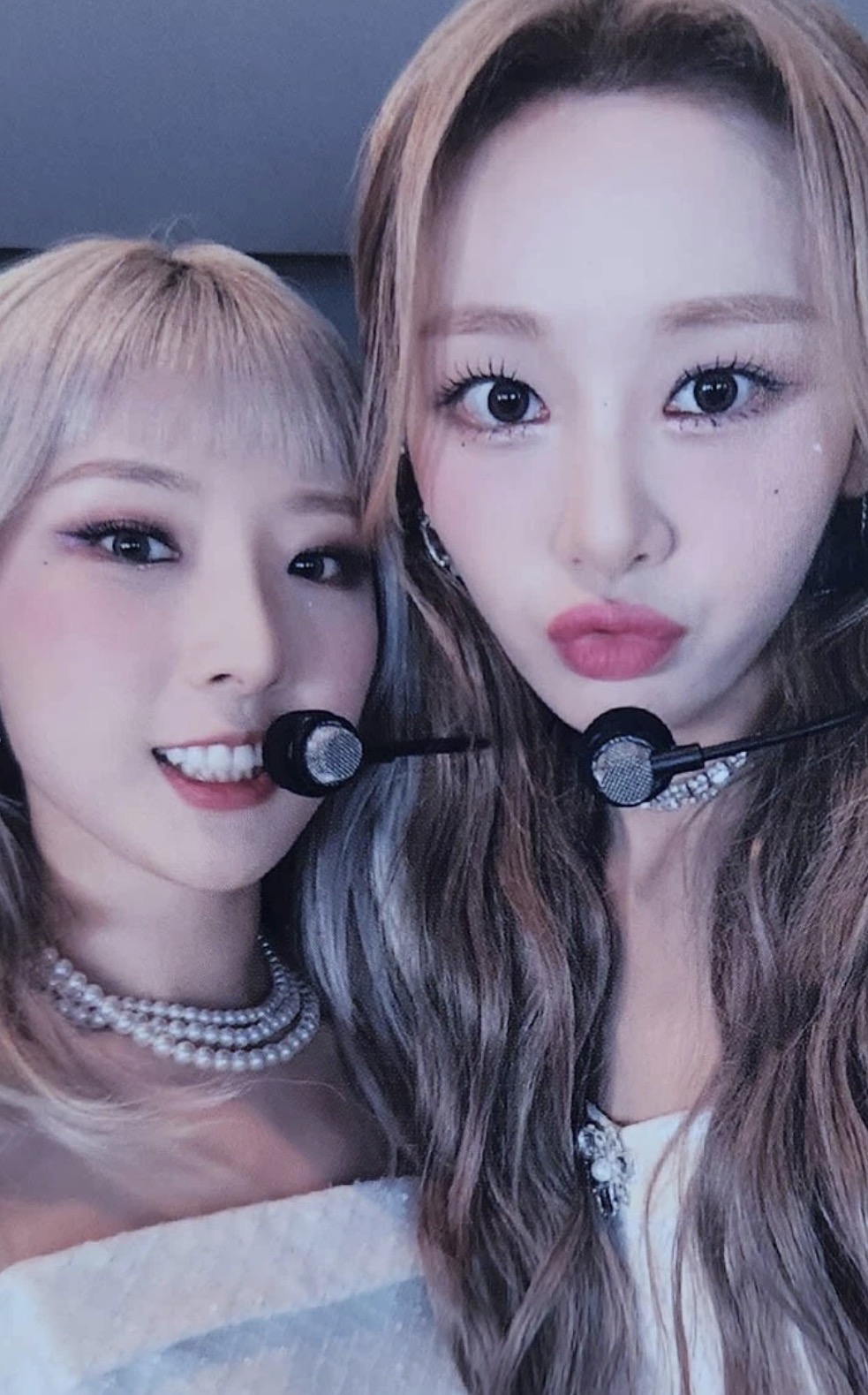 LOONATHEWORLD 1st World Tour Trading Cards
