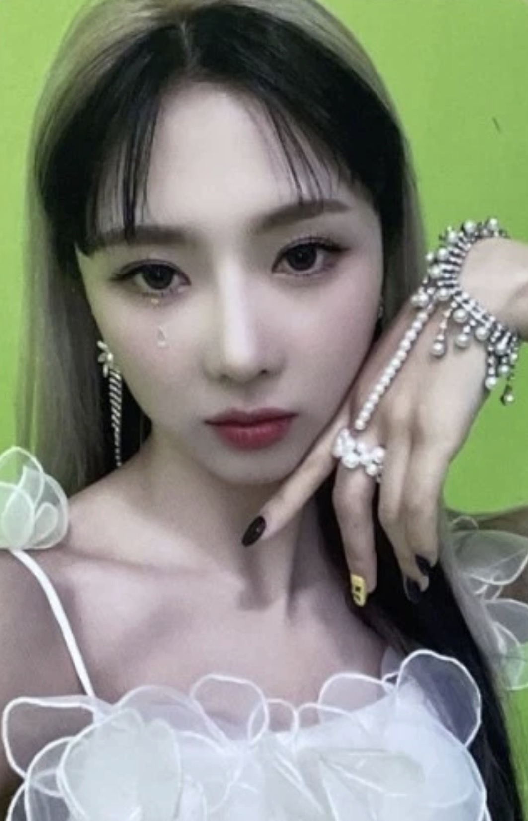 Yoohyeon Dreamcatcher photocard from Preorder Benefit