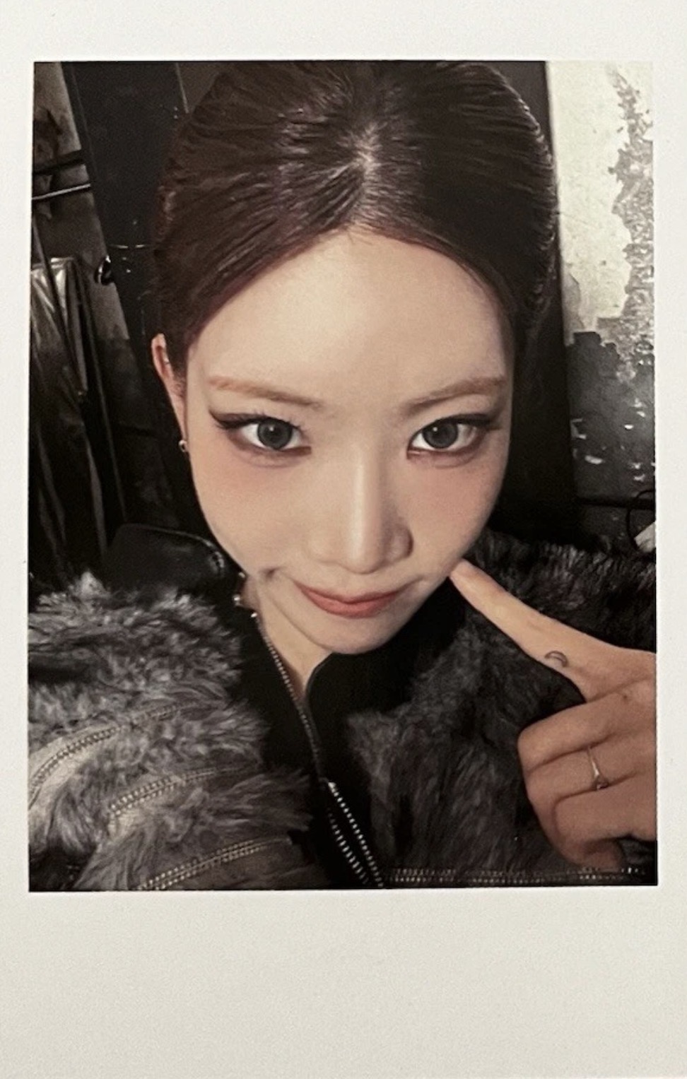 Kim Lip ARTMS photocard from Europe Benefit