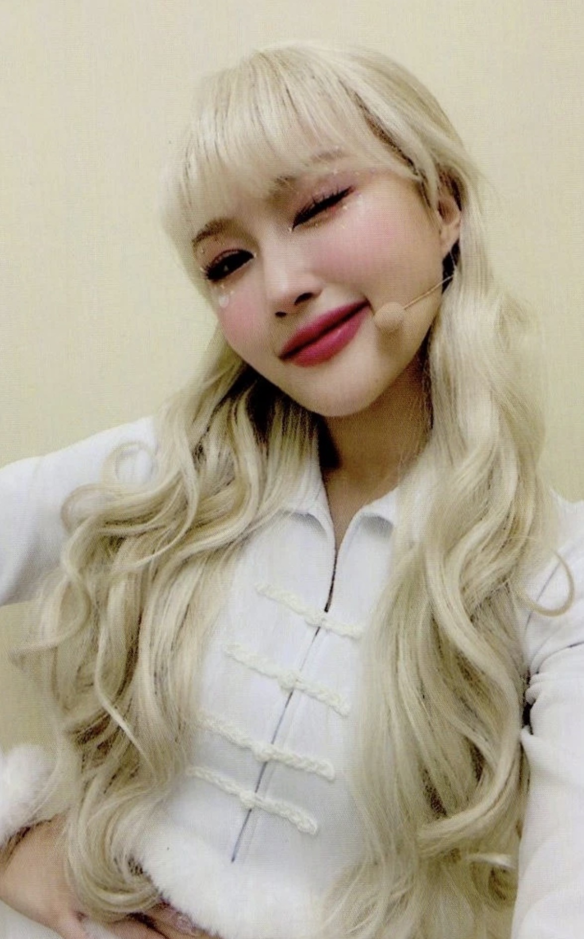 Siyeon Dreamcatcher photocard from Vip ticket benefit