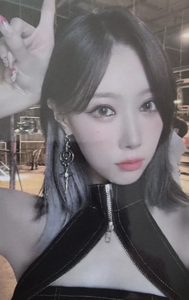 Handong Dreamcatcher photocard - Apocalypse : follow us Lucky Draw
