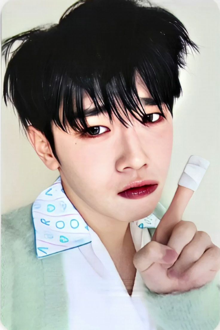 Taerae ZEROBASEONE photocard from Photobook Ver. - Preorder