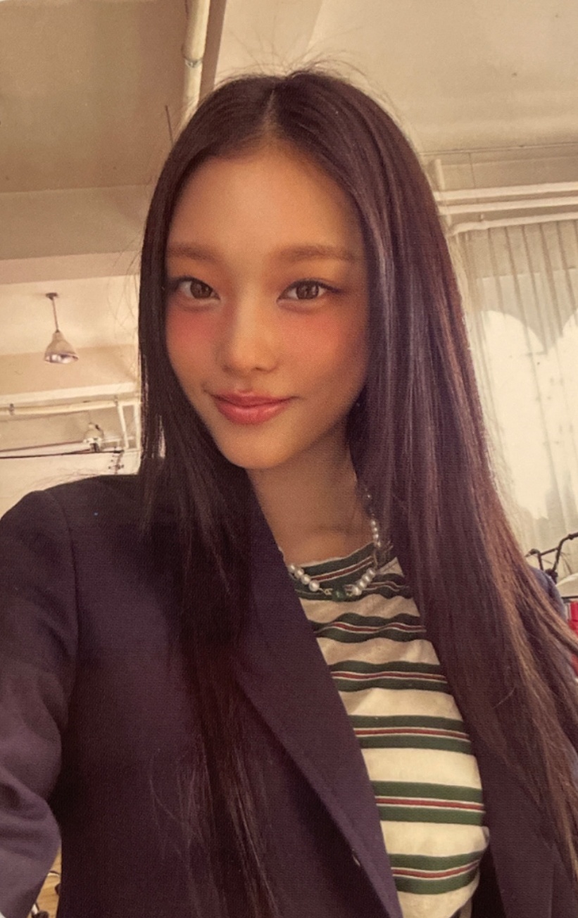 Haerin NewJeans photocard - How Sweet