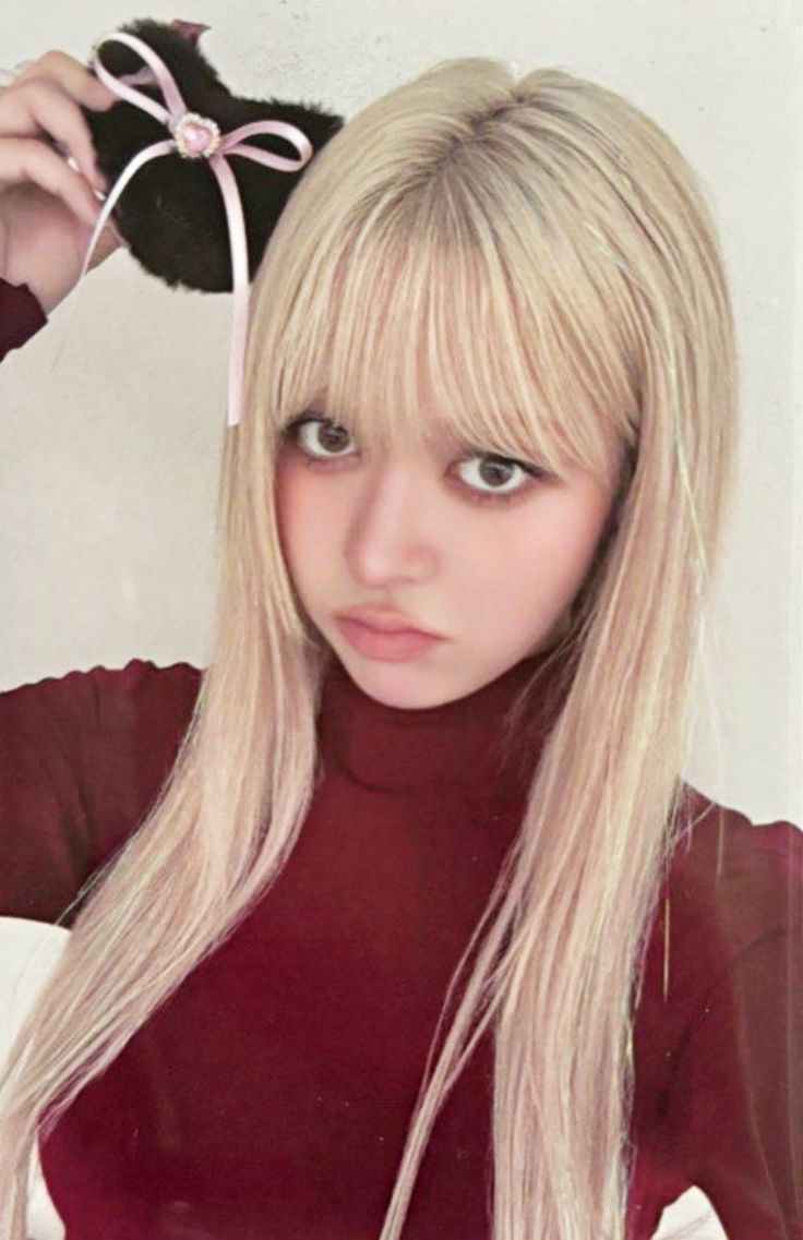 Lily NMIXX photocard from Photocard
