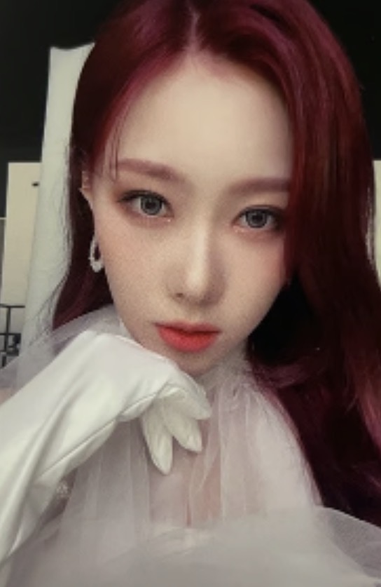 Handong Dreamcatcher photocard from Preorder Benefit