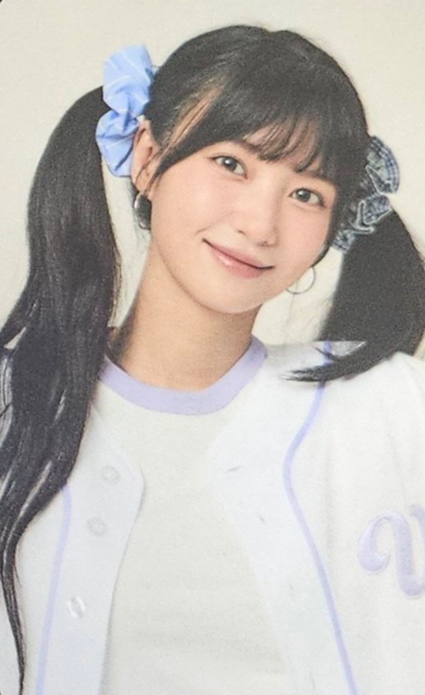 OMG x Momoi Pop-Up 'Closer To You' Trading Card Set