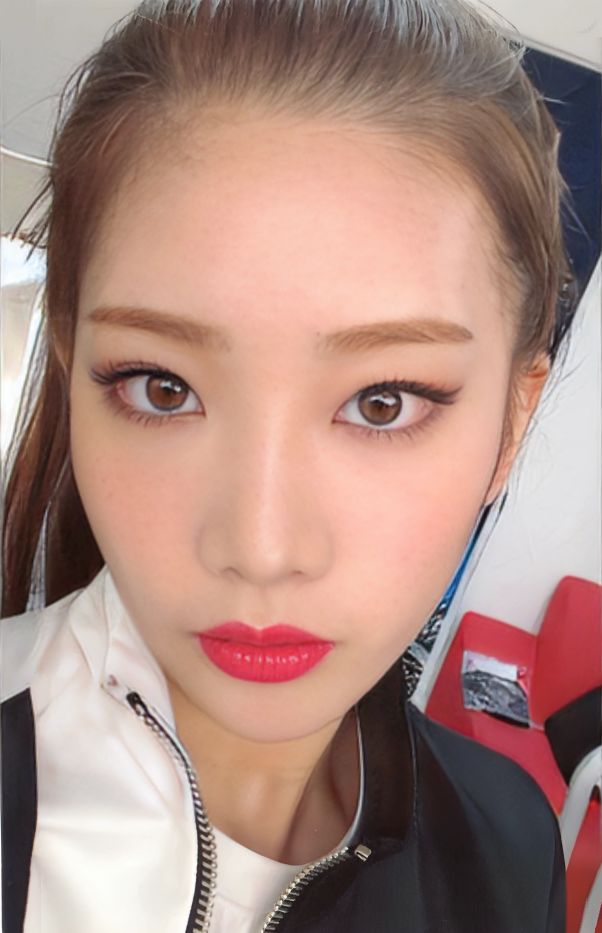 Kim Lip LOONA photocard from Photocard