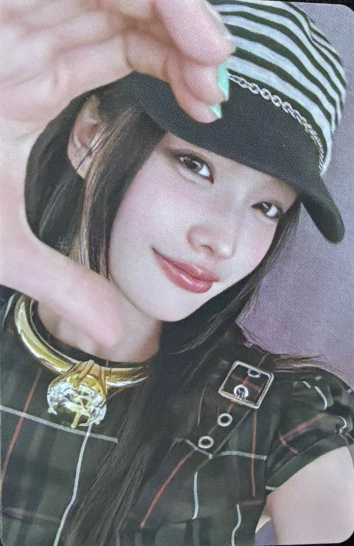Iroha ILLIT photocard from Preorder
