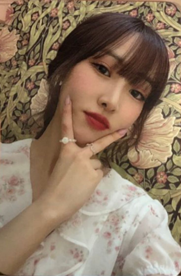 1st Official Fanclub LUVU Kit Photocard Set