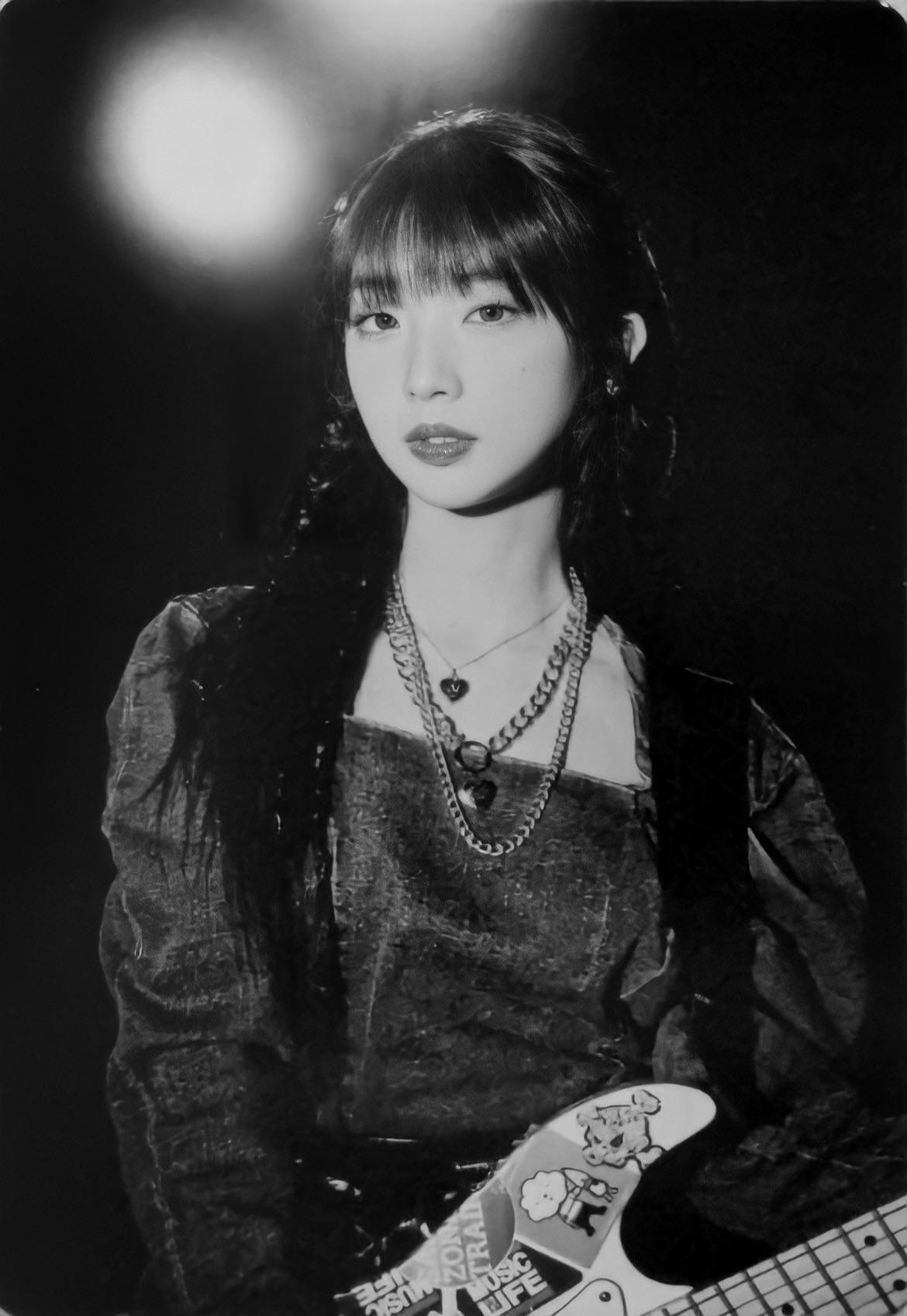 Yeojin LOONA photocard Orbit Japan Benefit