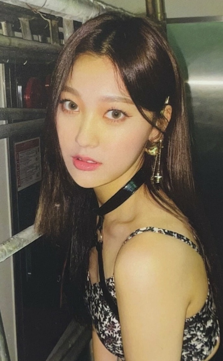 Choerry LOONA photocard from Photocard