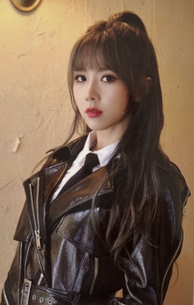 Yoohyeon Dreamcatcher photocard - Raid of dream Photocard