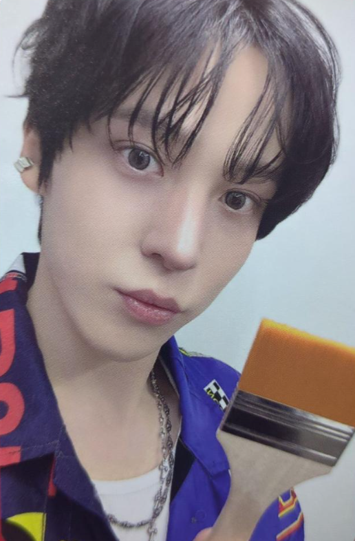 Yunho ATEEZ photocard from 50,000 KRW Purchase Benefit