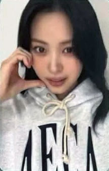 Ryujin ITZY photocard from Pre Order Benefit