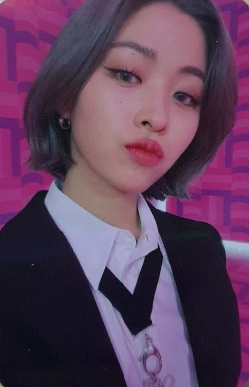 Ryujin ITZY photocard from Preorder
